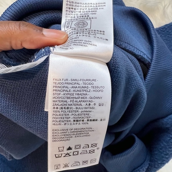 NEW Levi's Meadow Fleece Crewneck Sweatshirt - Picture 6 of 10